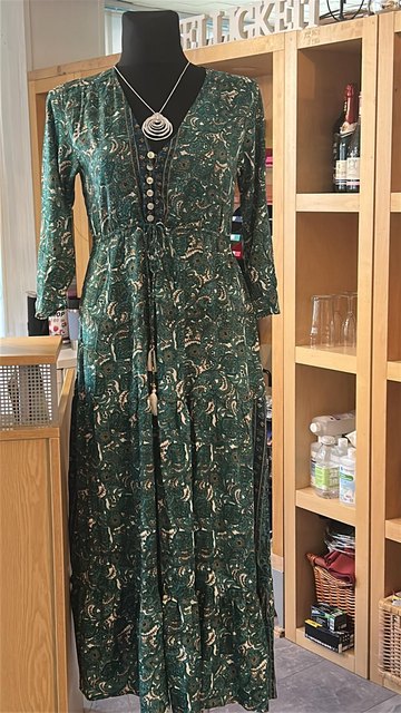 Ein Kleid aus der Madame Show